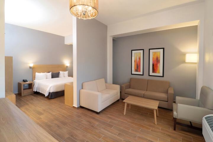Room 11 of 26