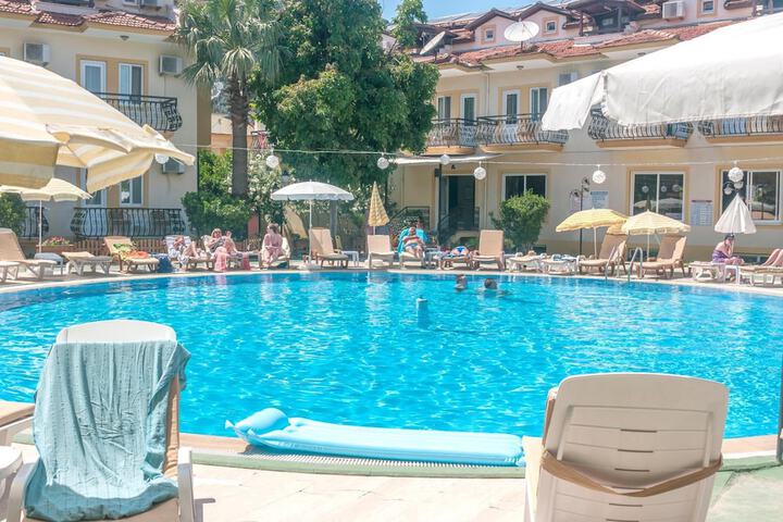 Hotel Pool