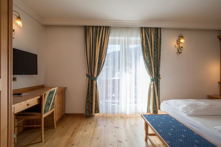 Room 14 of 91