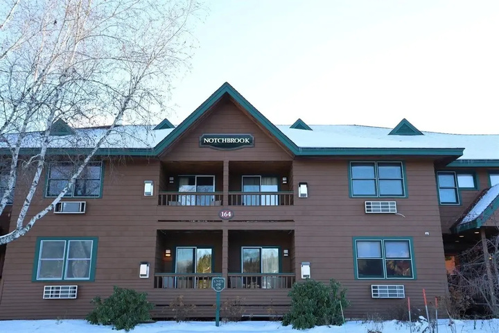 Image of Deer Park 178d N. Woodstock