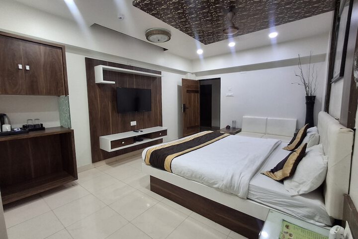 Room 19 of 33