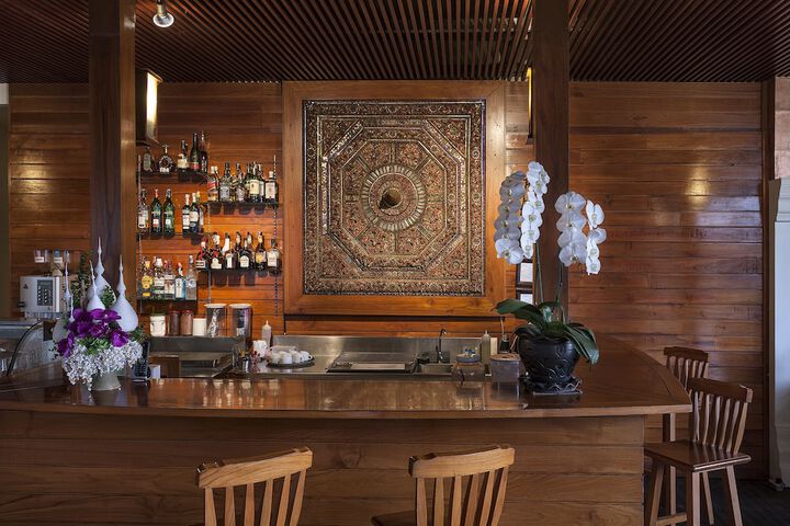 Lounge 92 of 142