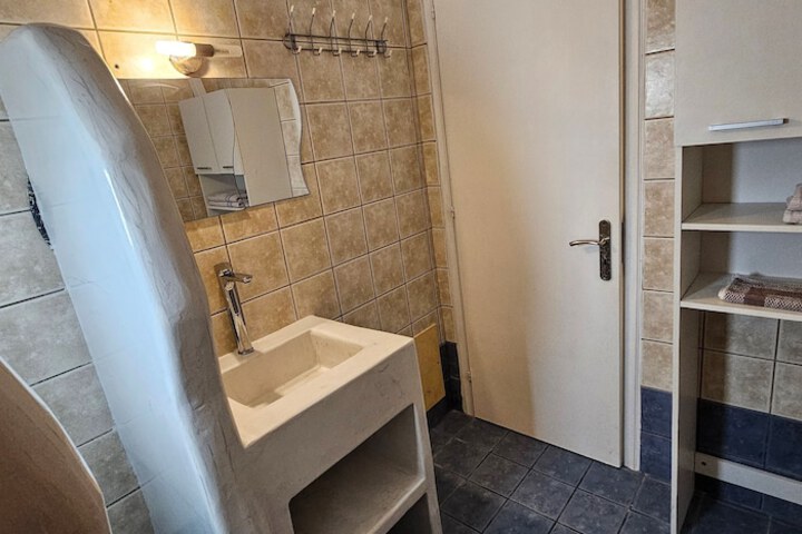 Room 45 of 278