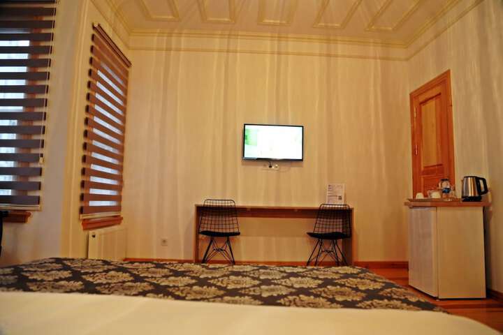 Room 34 of 62