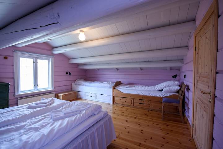 Room 46 of 103
