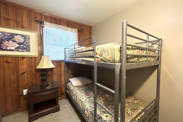 Room 40 of 138