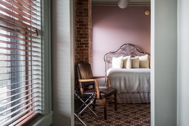 Suite 2 Queen Beds (10 of 13)