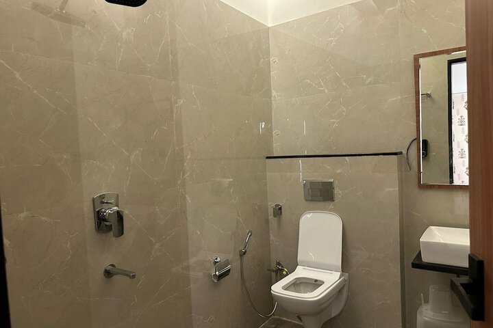 Room 10 of 20