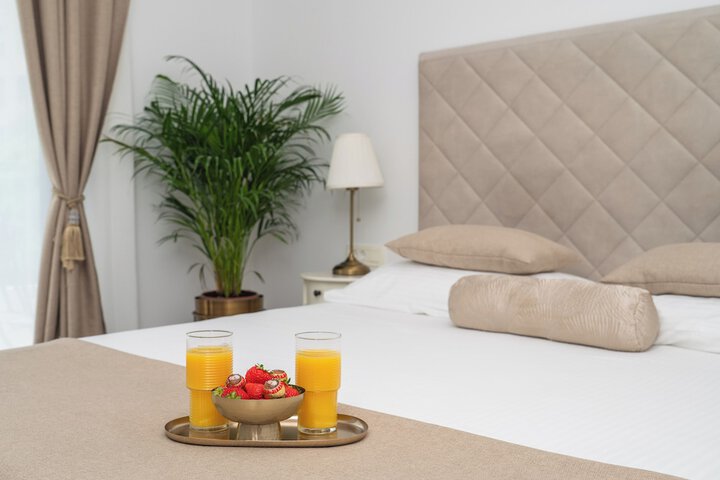 Lounge 50 of 56
