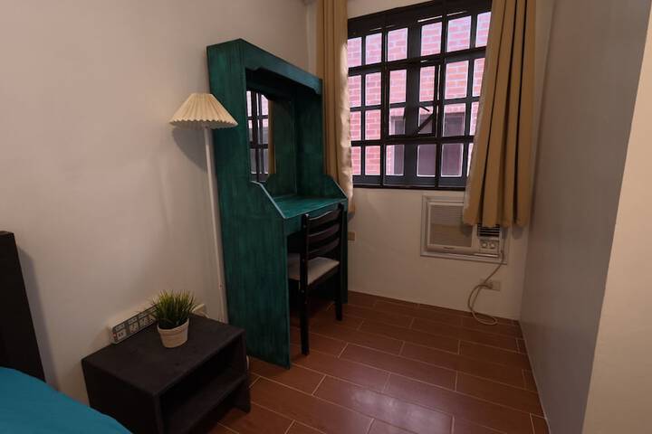 Room 51 of 144