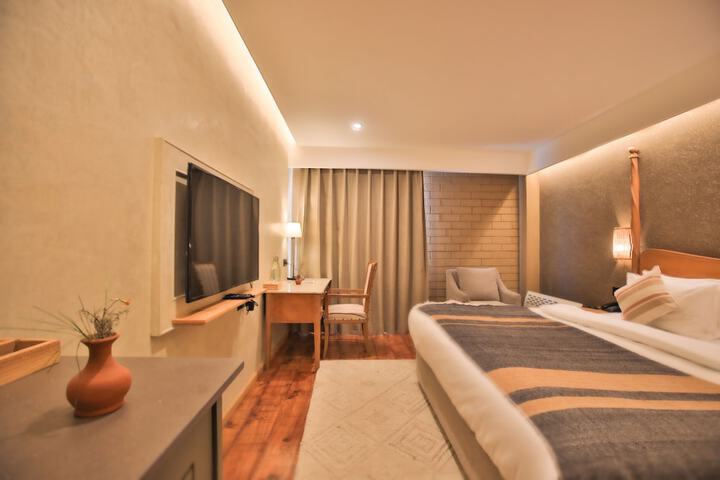 Room 4 of 28