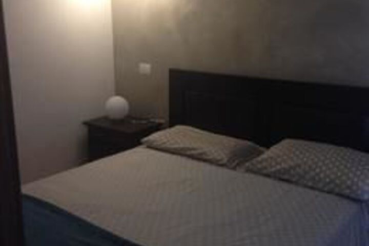 Room 12 of 25