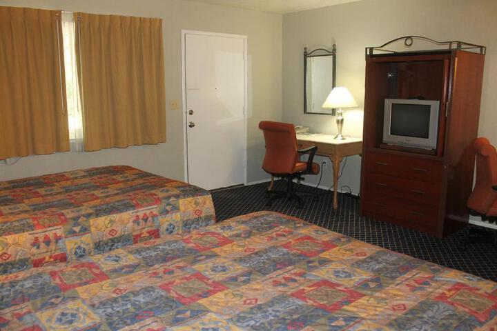 Hotel Suite Photo
