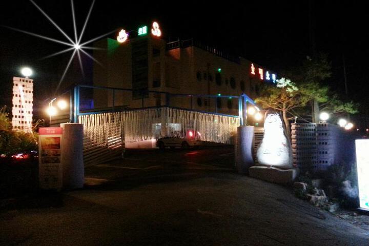 Hotel 1 of 6