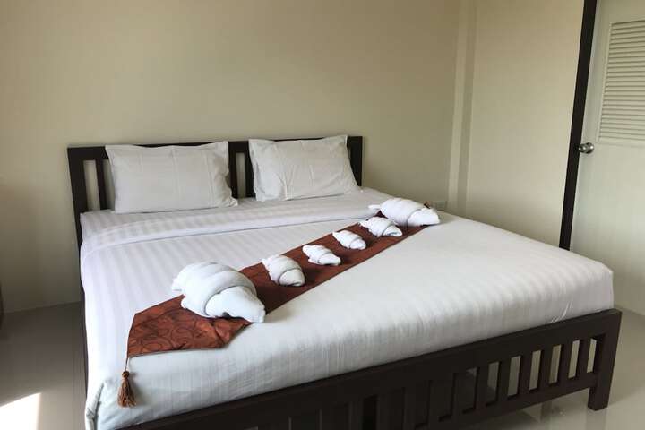 Room 7 of 16