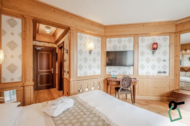 Room 10 of 65