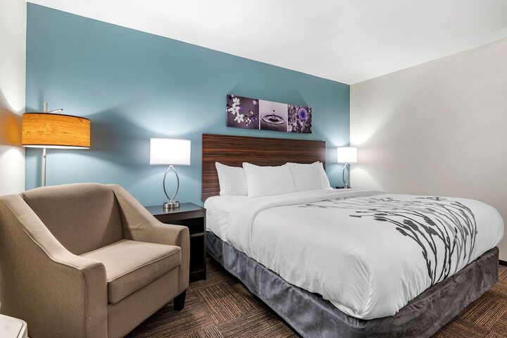 1 King Bed (7 of 7)