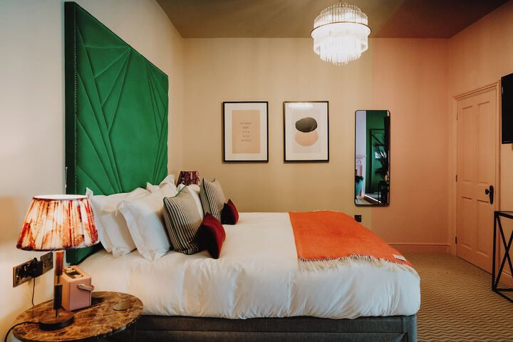Room 13 of 40