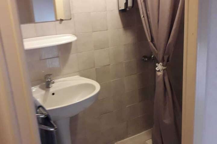 Room 8 of 13