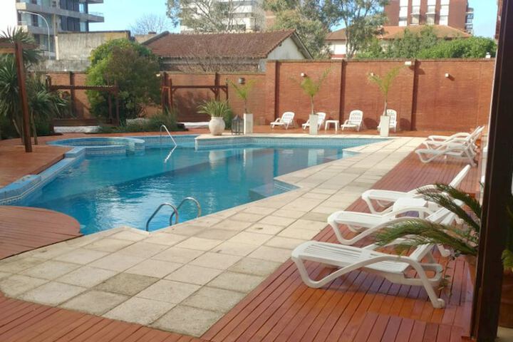 Pool 22 of 33