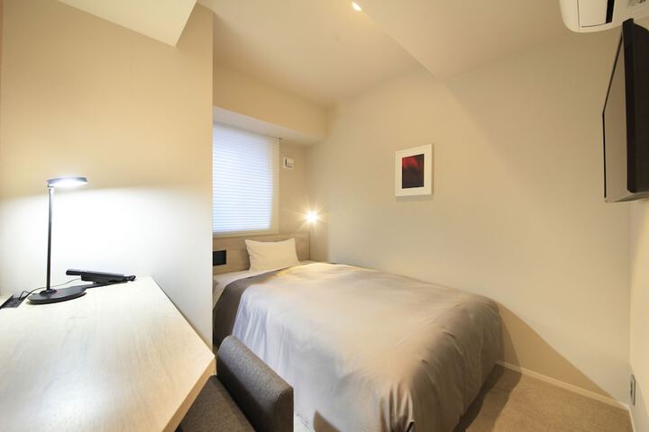 Room 3 of 36