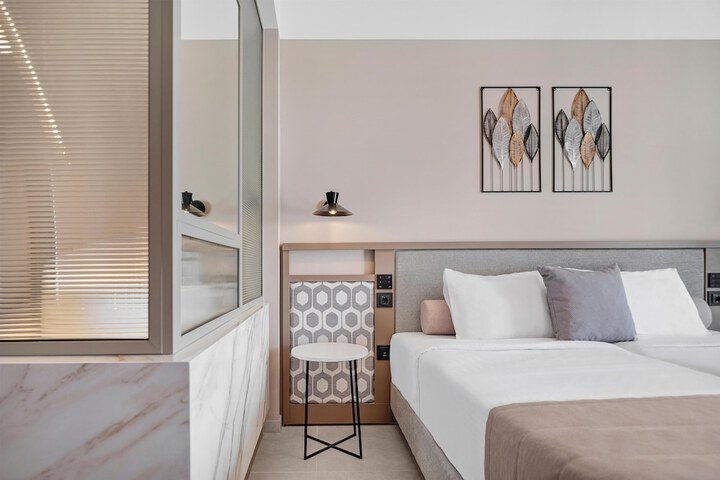 Room 76 of 190