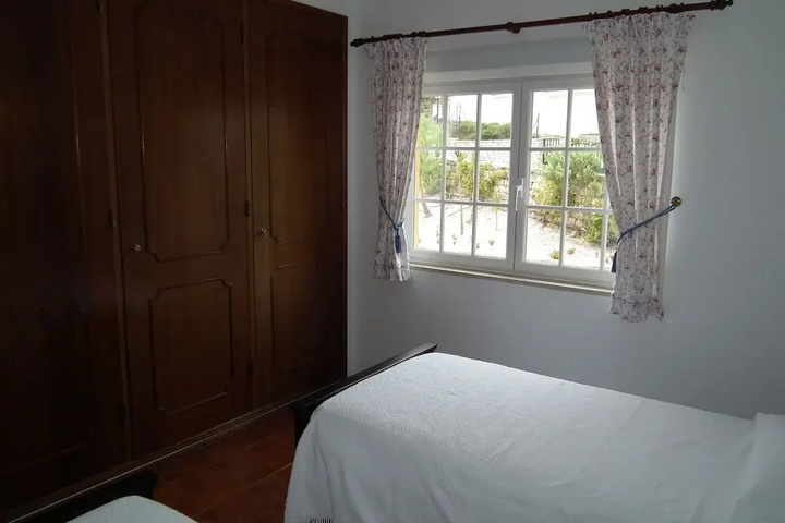 Room 5 of 18