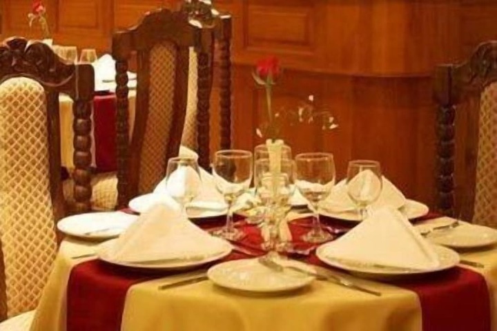 Dining 15 of 20