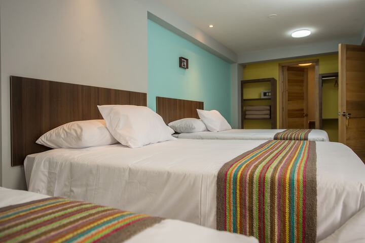 Room 7 of 32