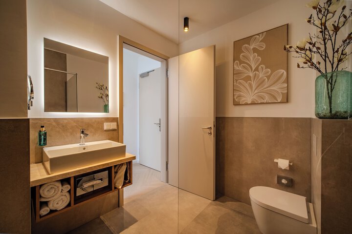 Room 42 of 70