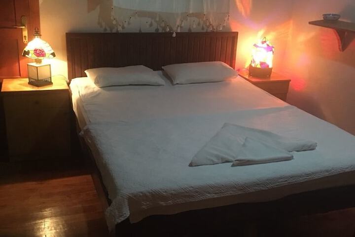 Room 5 of 15