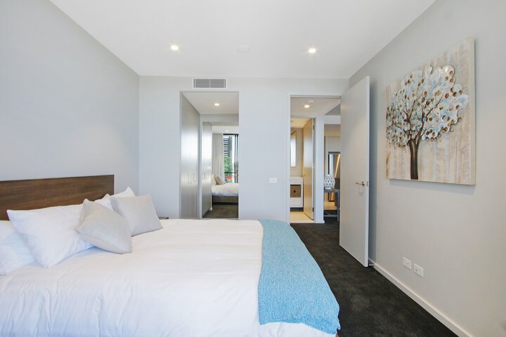 Room 3 of 9