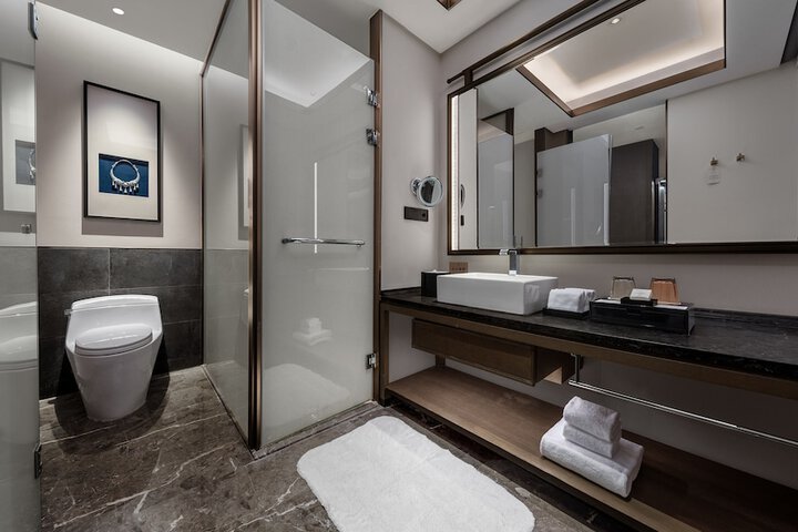 Room 36 of 49