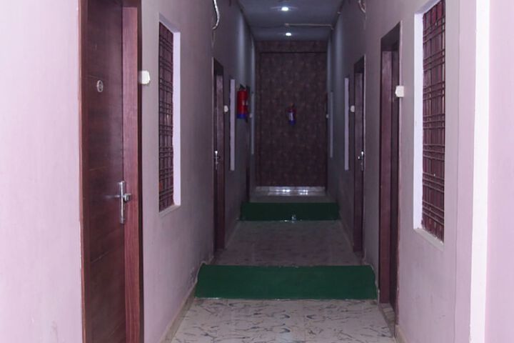 Room 14 of 34