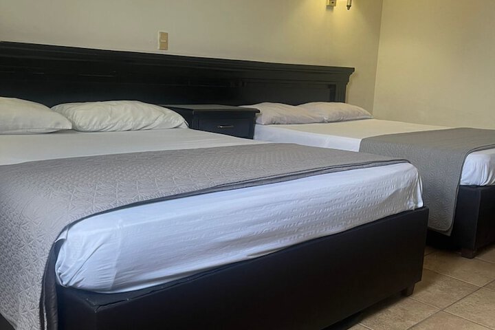 Room 4 of 11