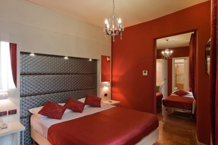 Room 12 of 43