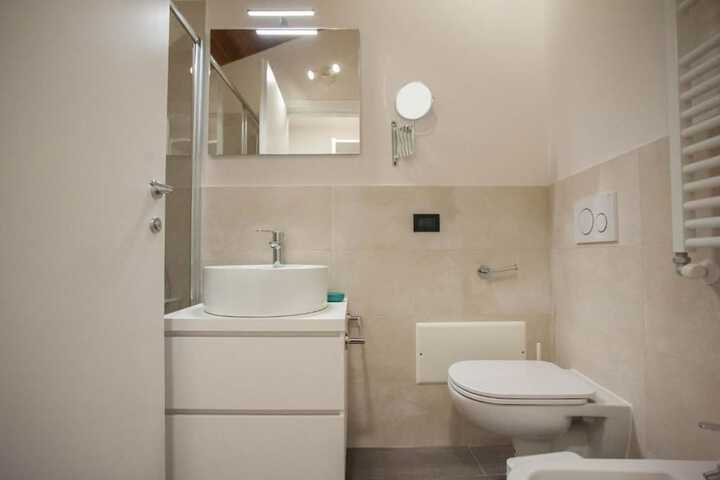 Room 15 of 27