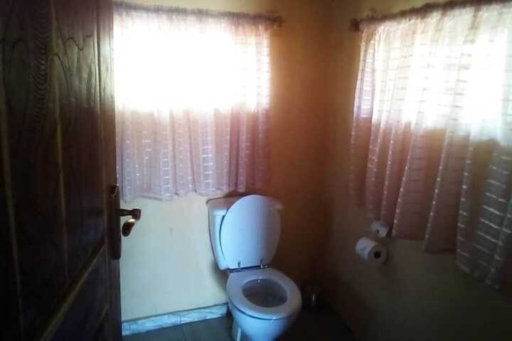 Room 4 of 6