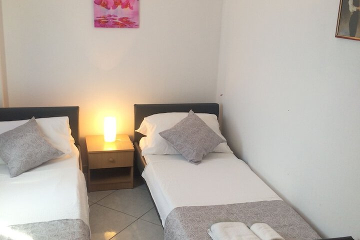 Room 20 of 65