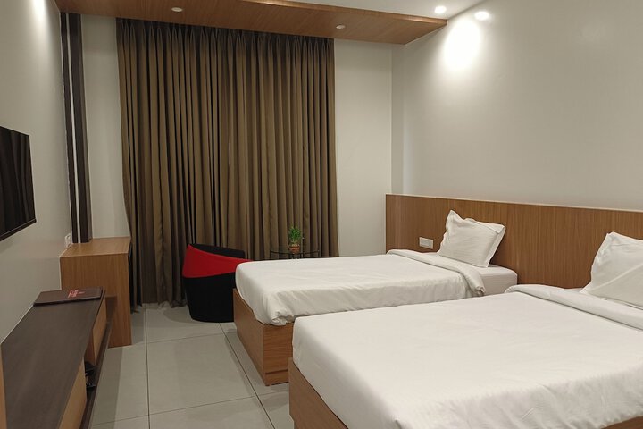 Room 12 of 35
