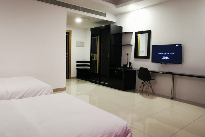 Room 3 of 38