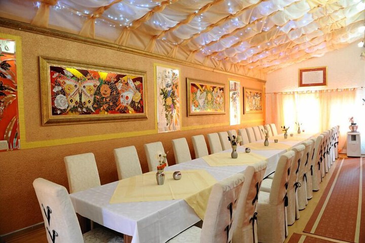 Ballroom/Hall 32 of 36