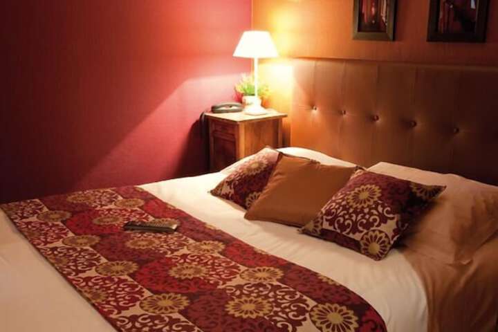 Room 102 of 147