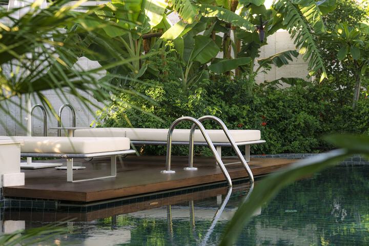 Pool 65 of 111