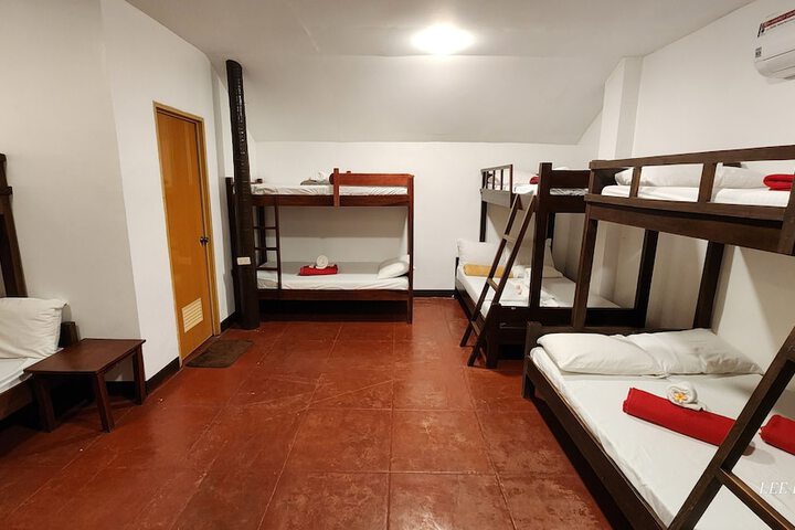 Room 17 of 141