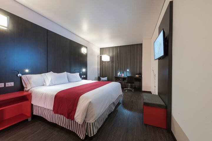 Room 9 of 32