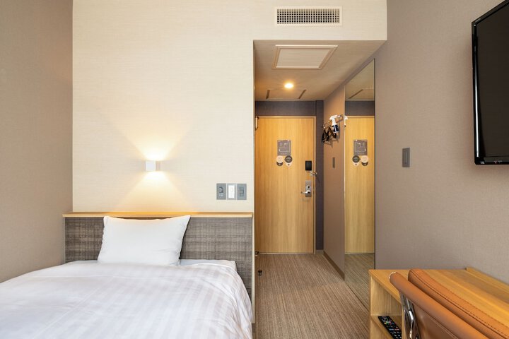 Room 15 of 58