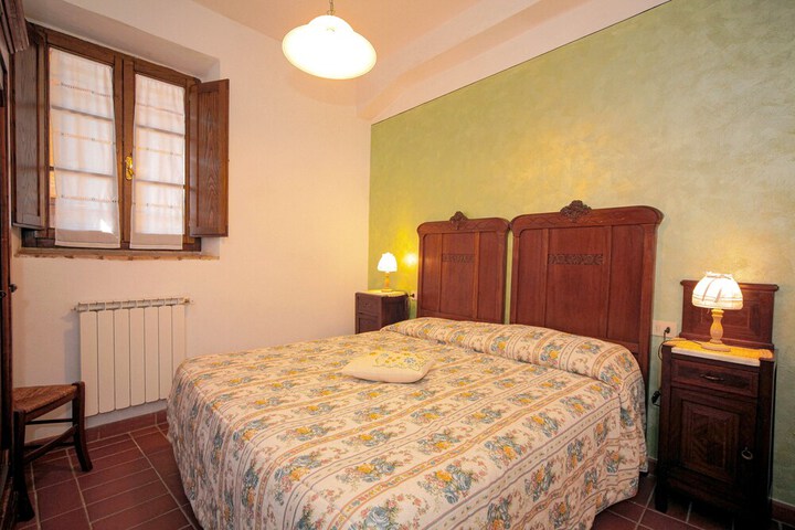 Room 33 of 81
