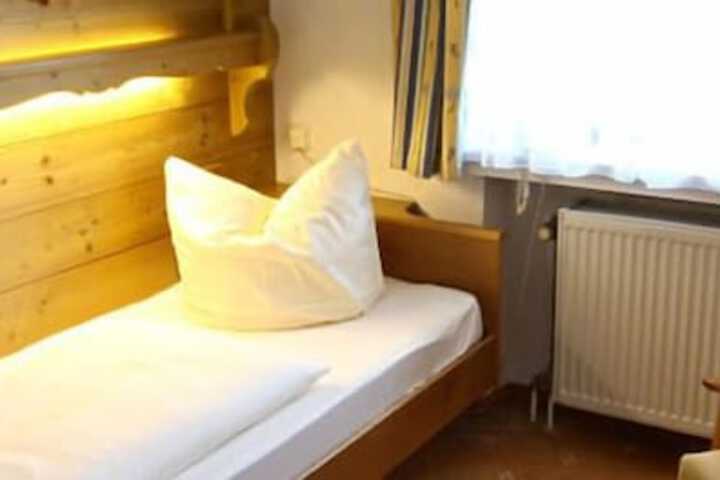 Room 13 of 53