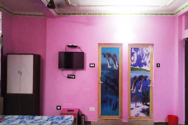 Room 6 of 17